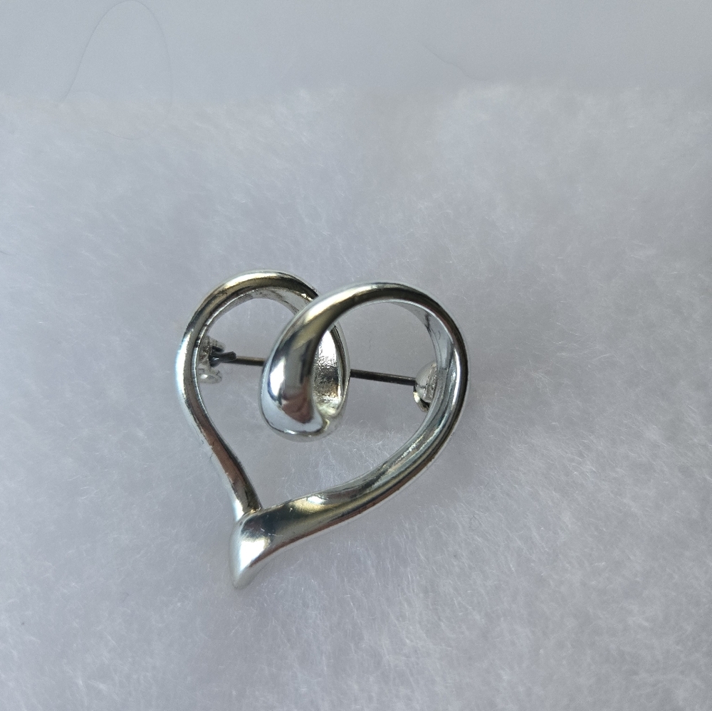Elegant Silver Heart Brooch